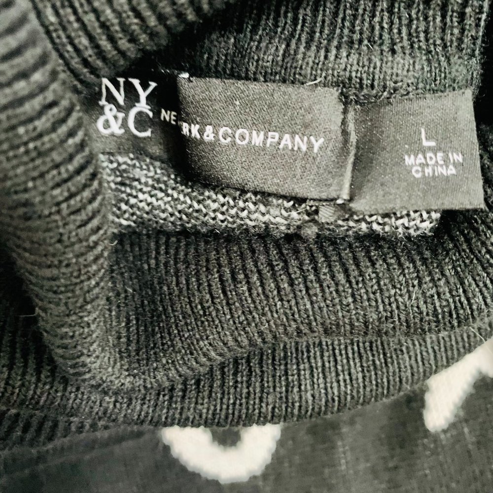 NEW YORK & COMPANY SIGNATURE LOGO TURTLENECK SWEATER TOP - Picture 5 of 6